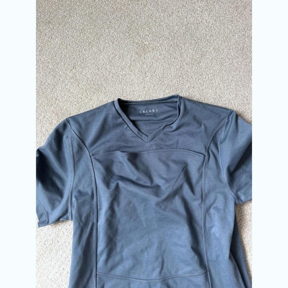 LALABU Blue V-Neck Baby Shirt Size Medium Men's‎